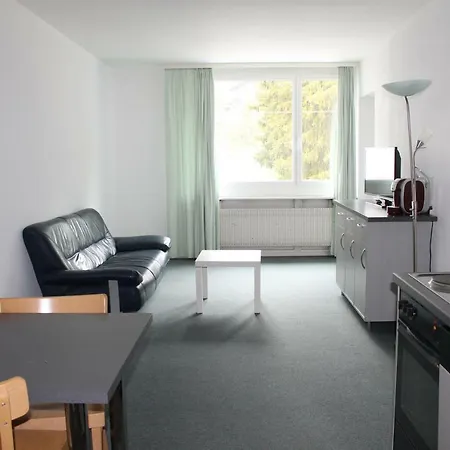 Face アパート ダヴォス・プラッツ