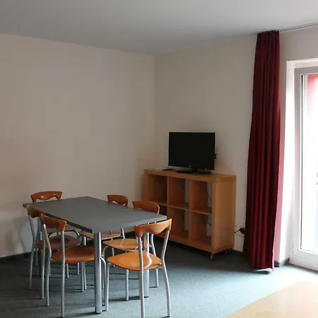 Face ダヴォス・プラッツ